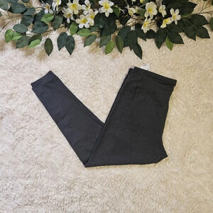 Cleo Classic Athleisure Women's Cropped Leggings